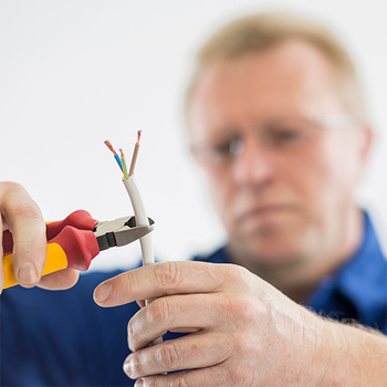 DGUV Vorschrift 3 Check bei Main Strom Elektrotechnik e.K. in Frankfurt am Main
