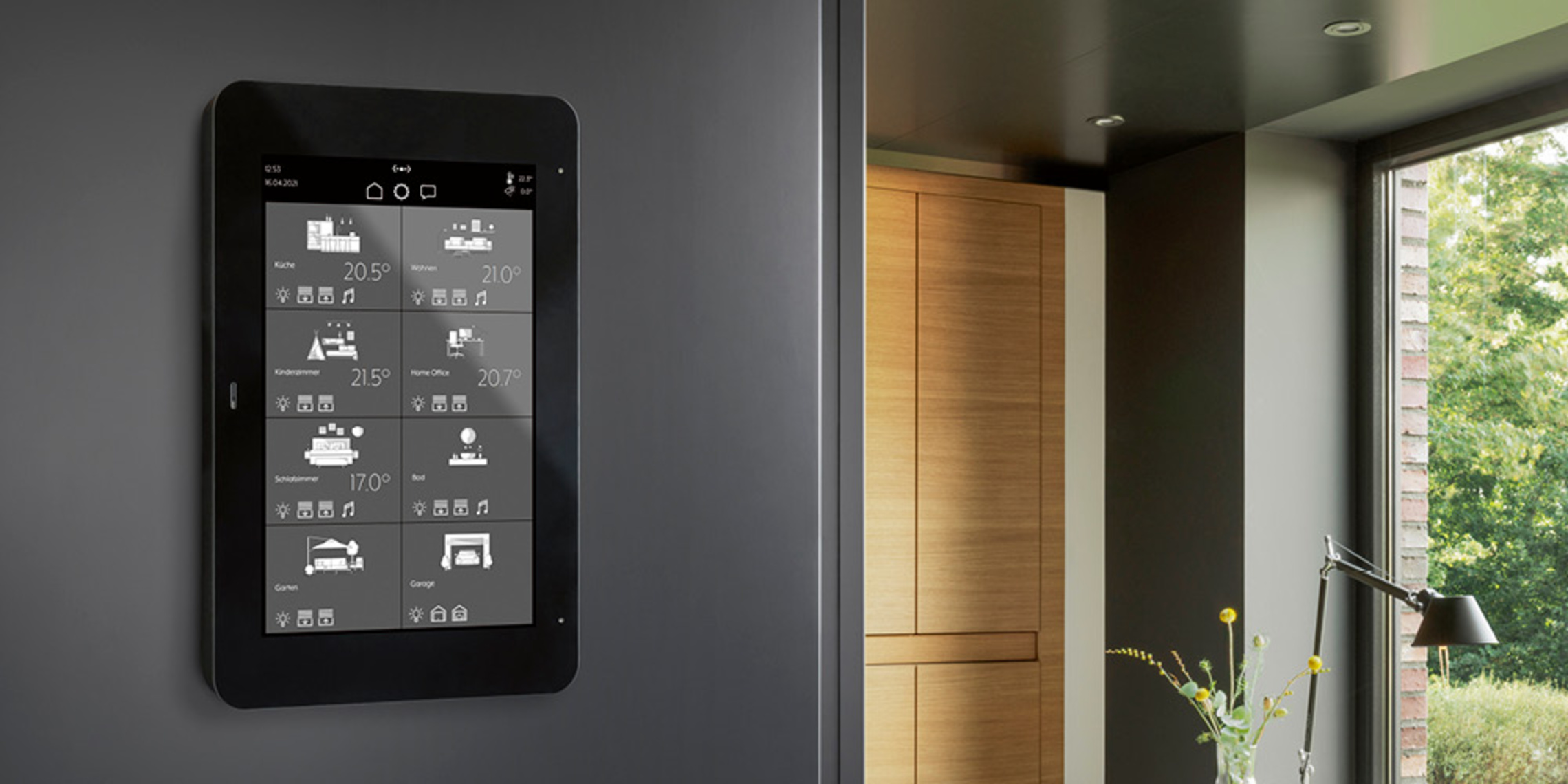 JUNG Smart Panel 8 bei Main Strom Elektrotechnik e.K. in Alzenau