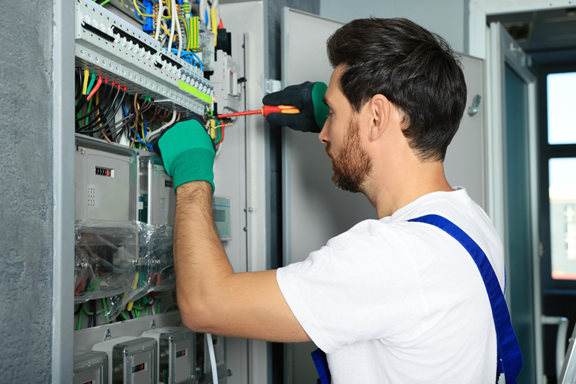 Nieder­spannungs­anlagen bei Main Strom Elektrotechnik e.K. in Alzenau